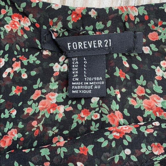 🌸 Flowered flowy crop top 🌸 - Picture 2 of 4